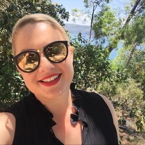 Meet your Posher, Monique